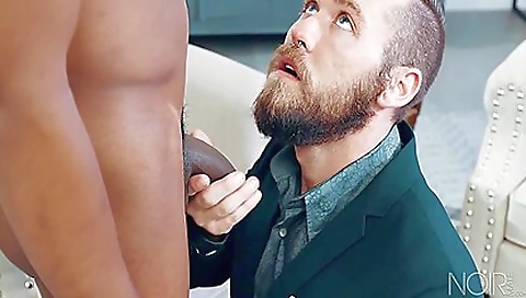 Mas contraoking up her pussy and ass