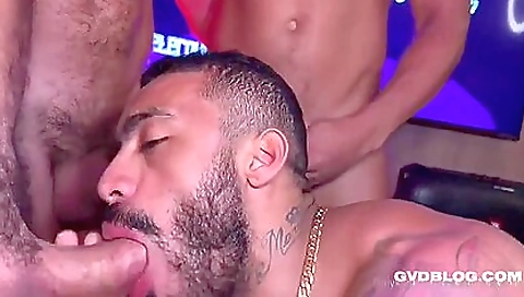 Two horny babes with one hard andi