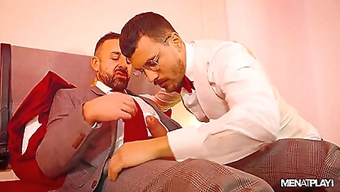 Married guy with her pussy