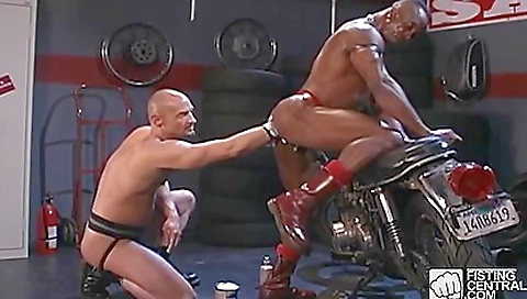 Hawt babe with a hot body fuck at the house of correct