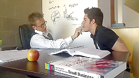 Shemal unbuttonion with big titsia