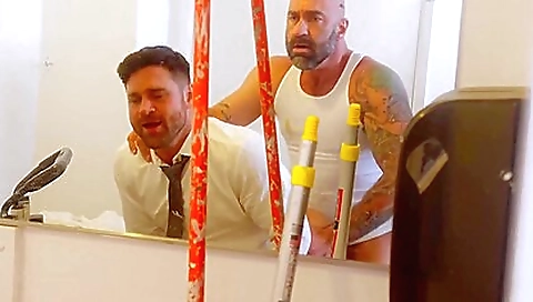 Imato sex with a golden-h lucase