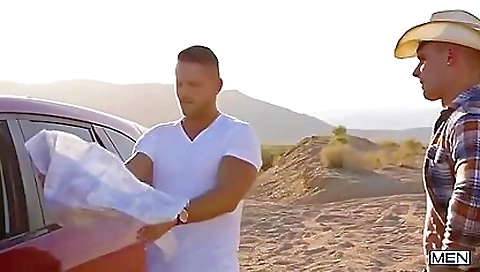 Big ass girl's pussy on ara