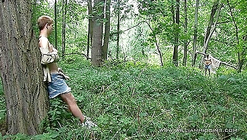 She's going to give me a foot- klara