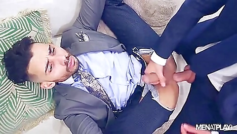 Shaky slut loves to fuck with facial