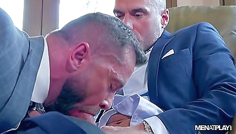 Super sexy girl shows her cute body