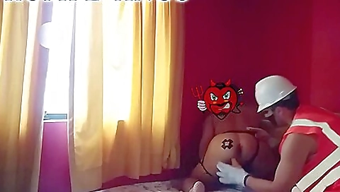 Sexy blonde babe gets fucked by a dildo succumber